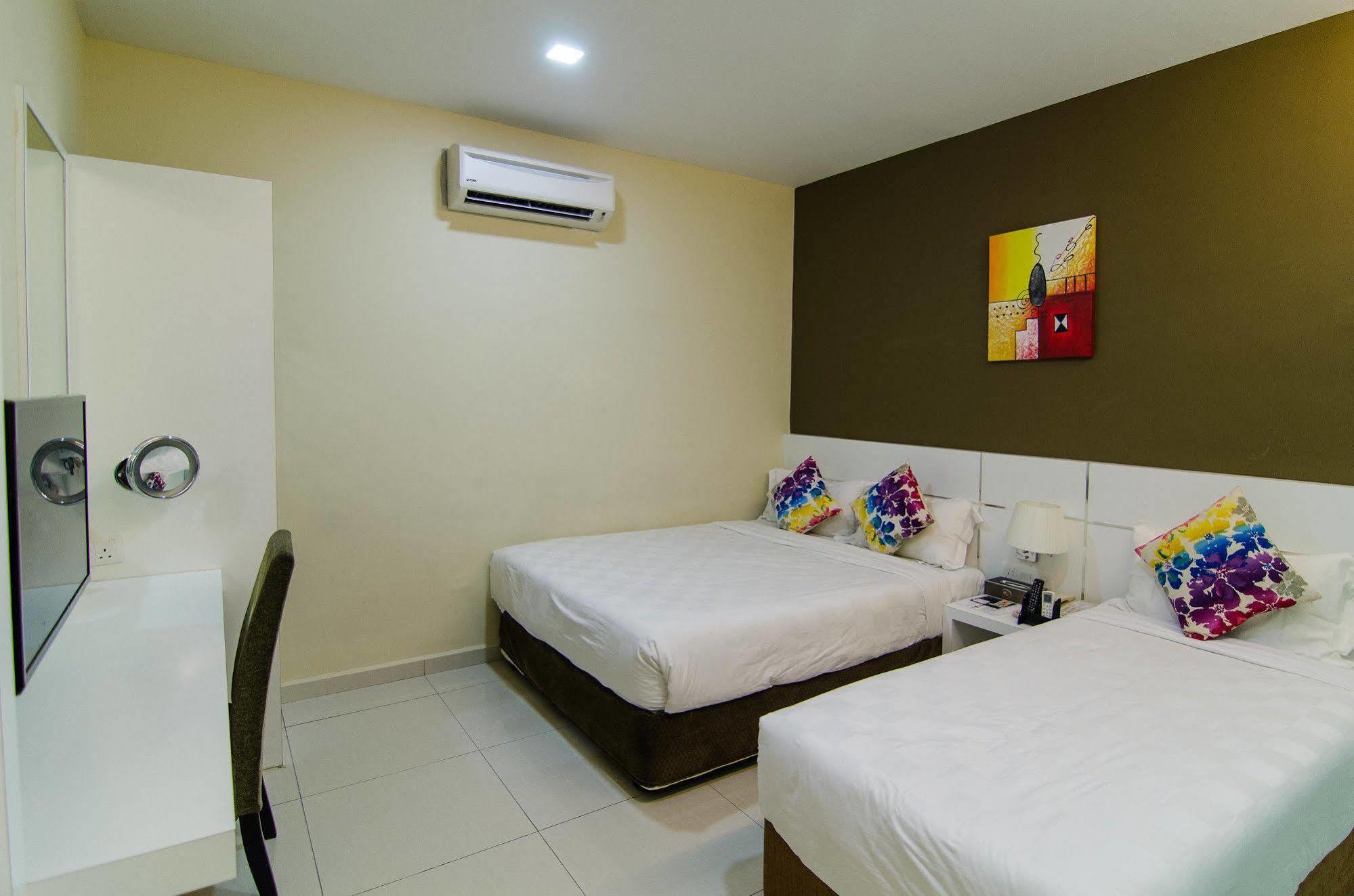 Hotel Mornington Bukit Permata Lumut Exterior photo