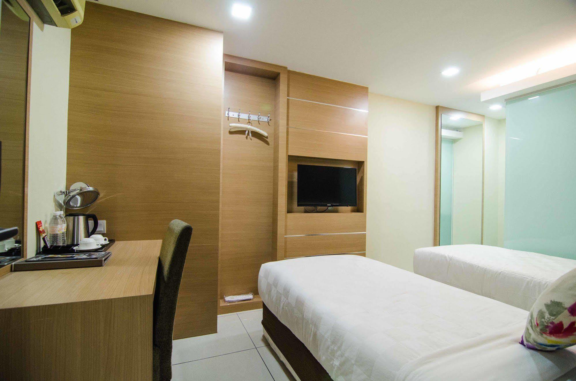 Hotel Mornington Bukit Permata Lumut Exterior photo