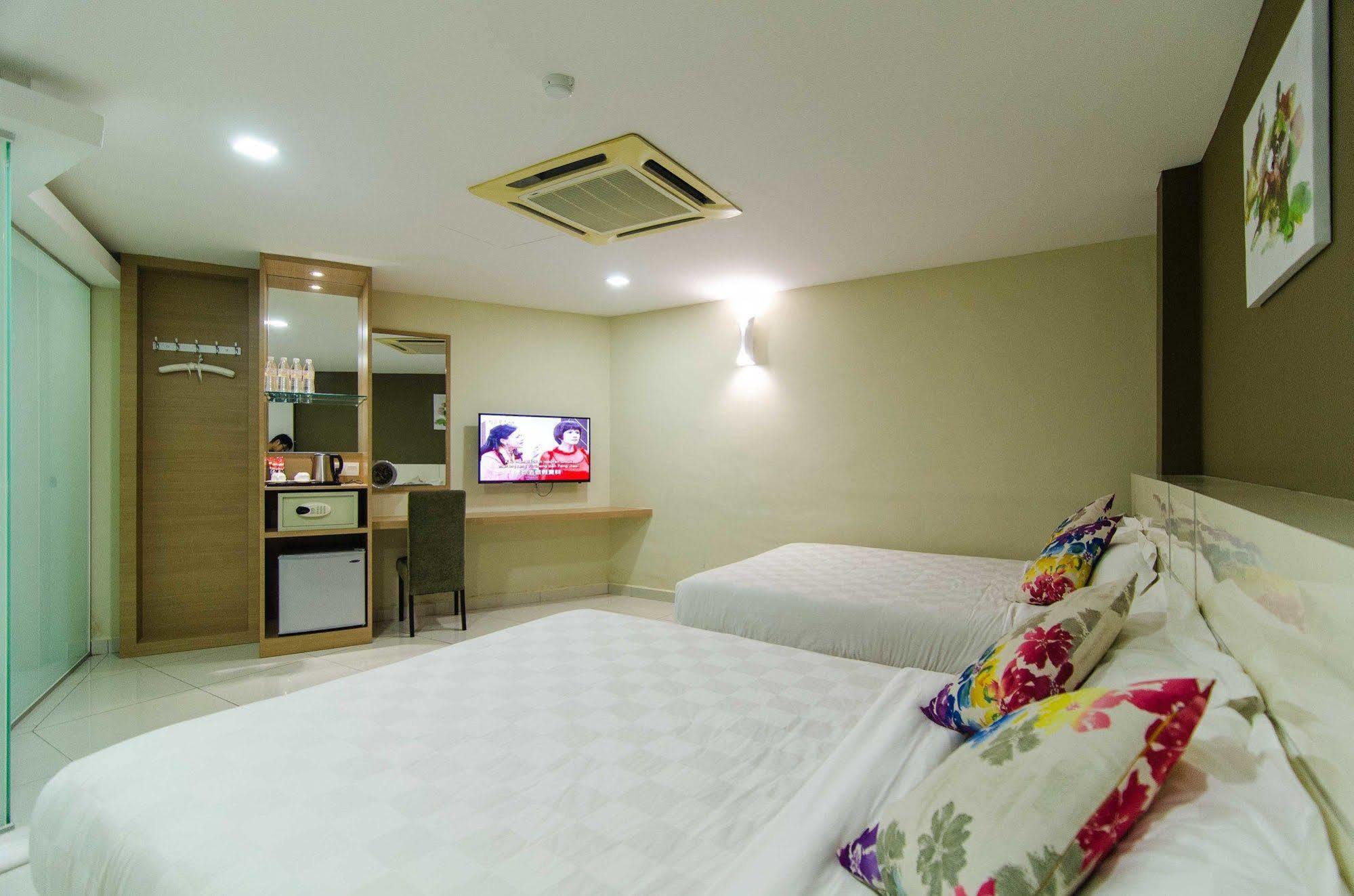 Hotel Mornington Bukit Permata Lumut Exterior photo