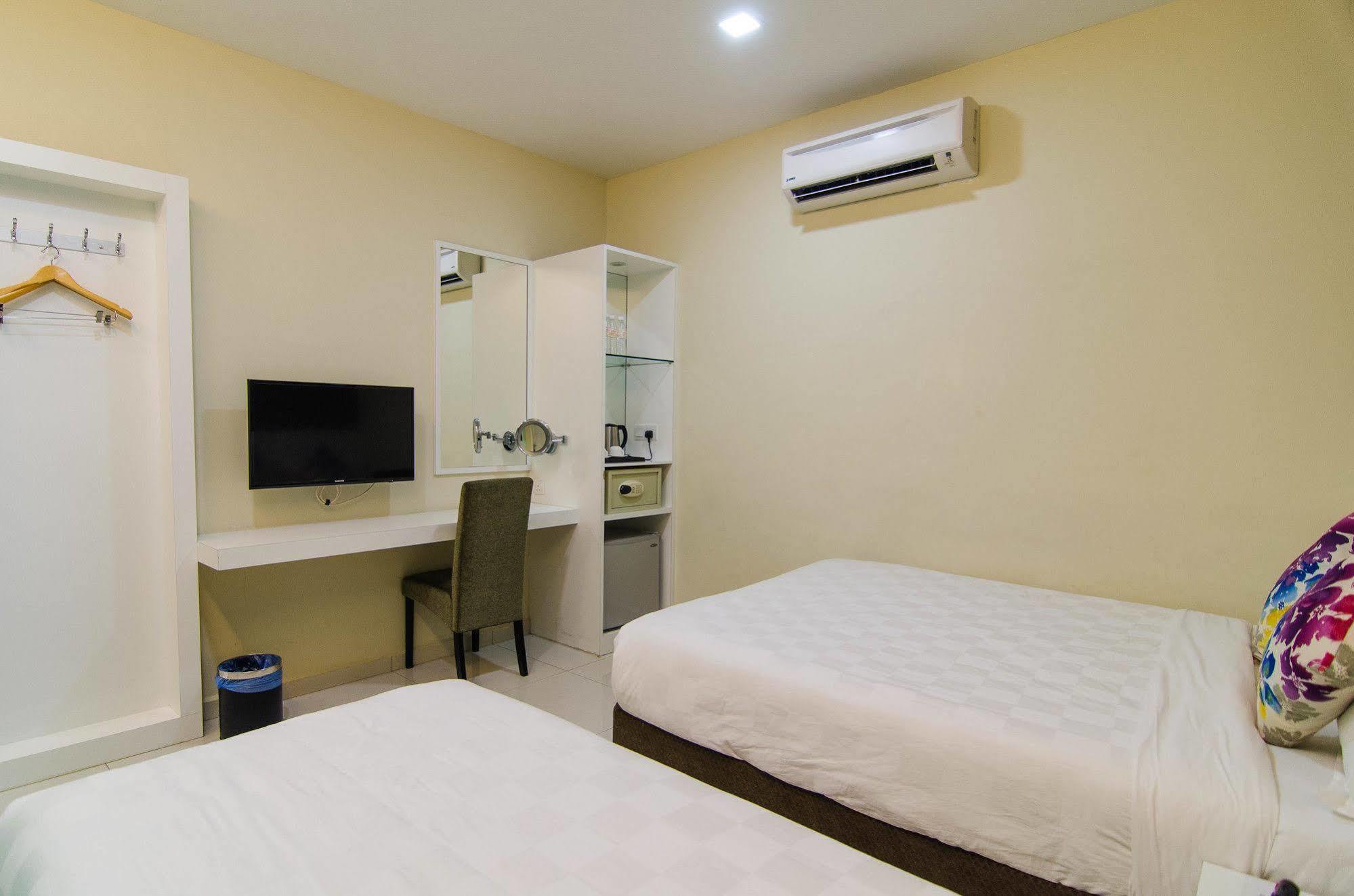 Hotel Mornington Bukit Permata Lumut Exterior photo