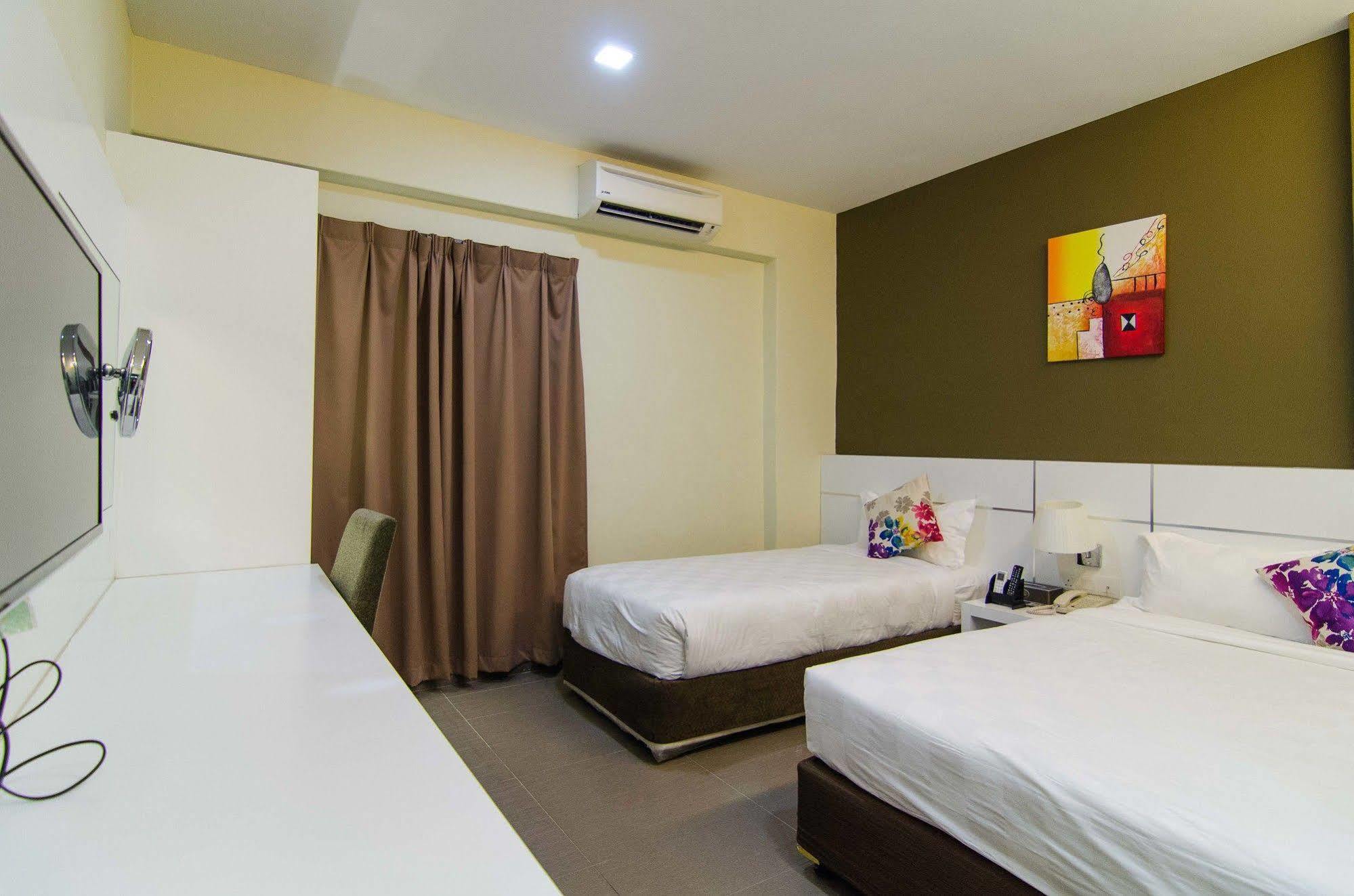 Hotel Mornington Bukit Permata Lumut Exterior photo