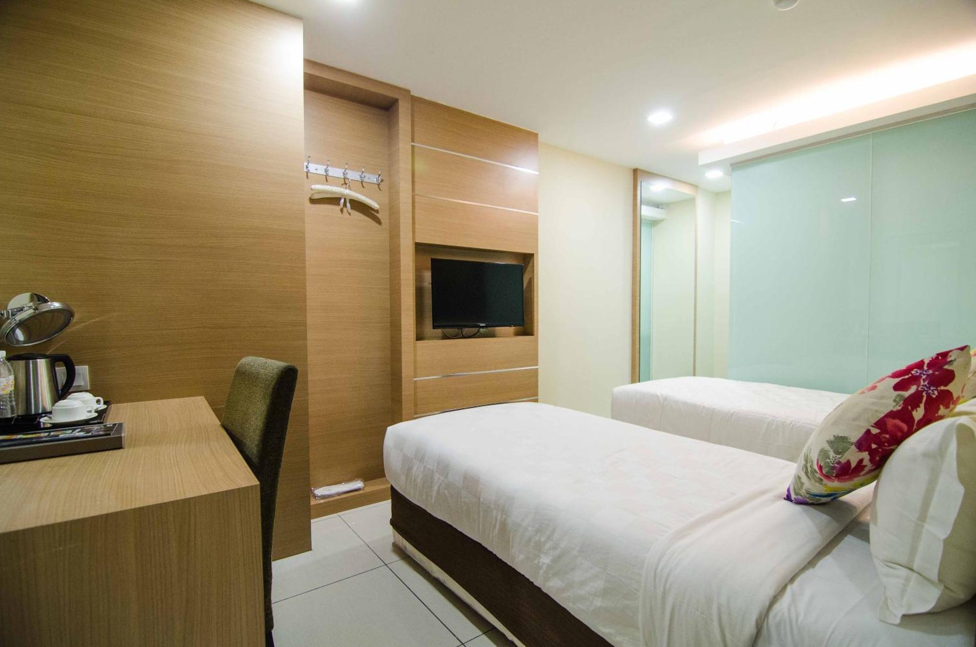 Hotel Mornington Bukit Permata Lumut Exterior photo