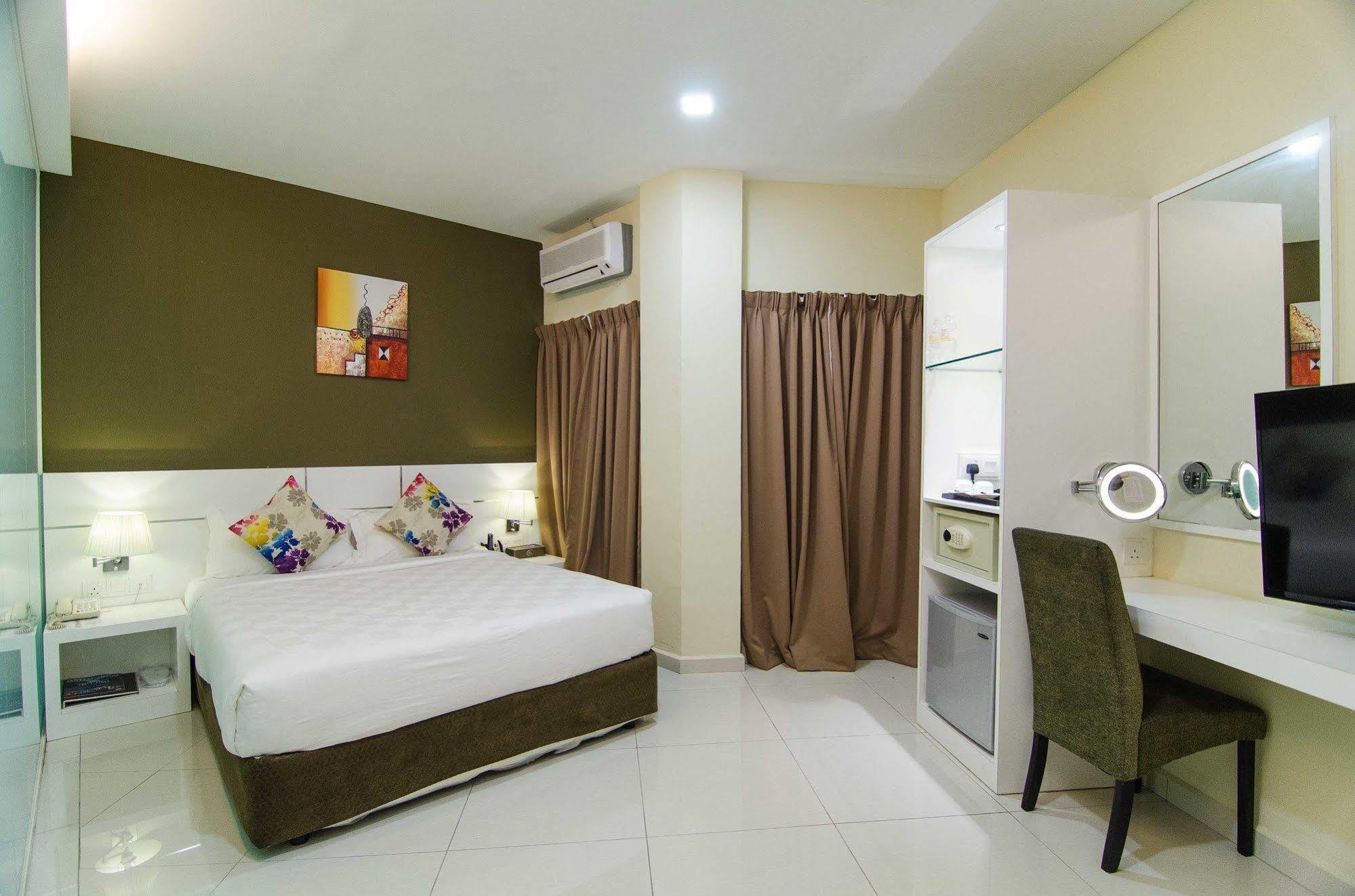 Hotel Mornington Bukit Permata Lumut Exterior photo
